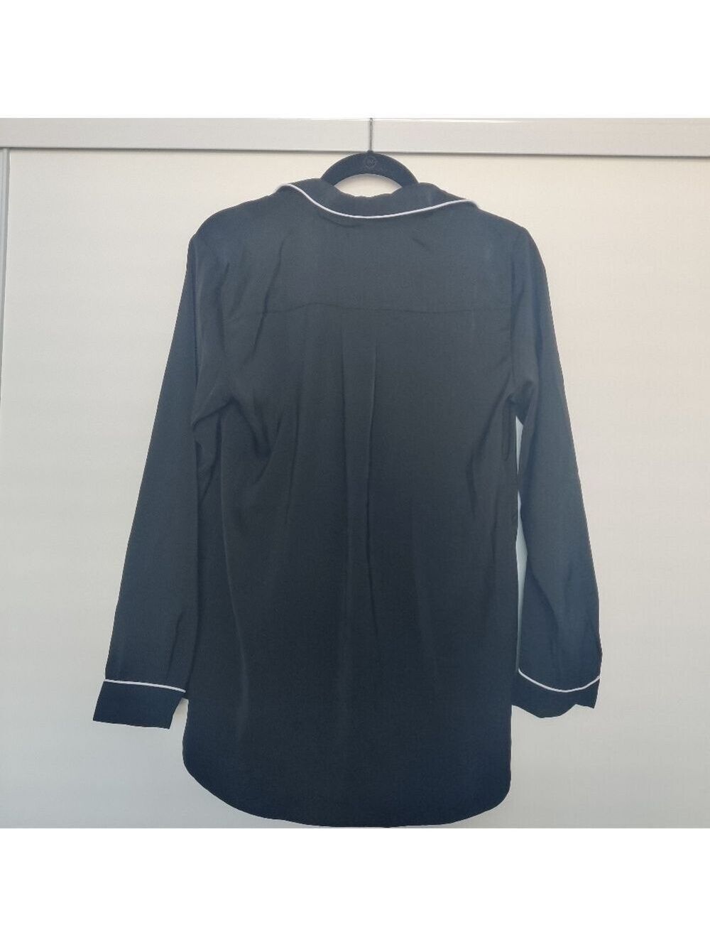*Joe Fresh Black Satin Pajama Top White Piping Button Down Size M - Picture 3 of 7